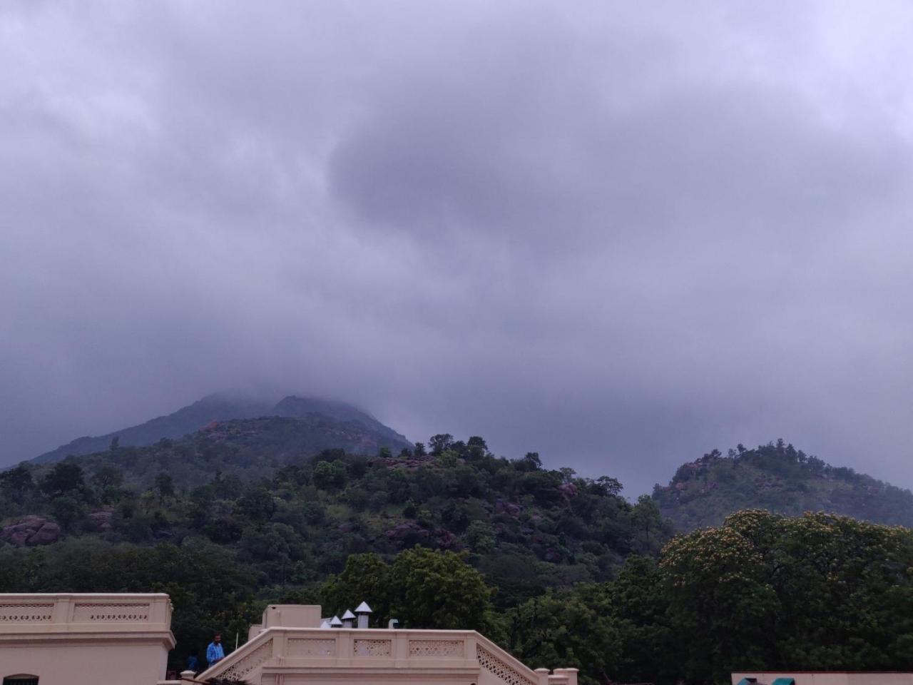 Srb Residency Hotel Tiruvannāmalai Exterior foto